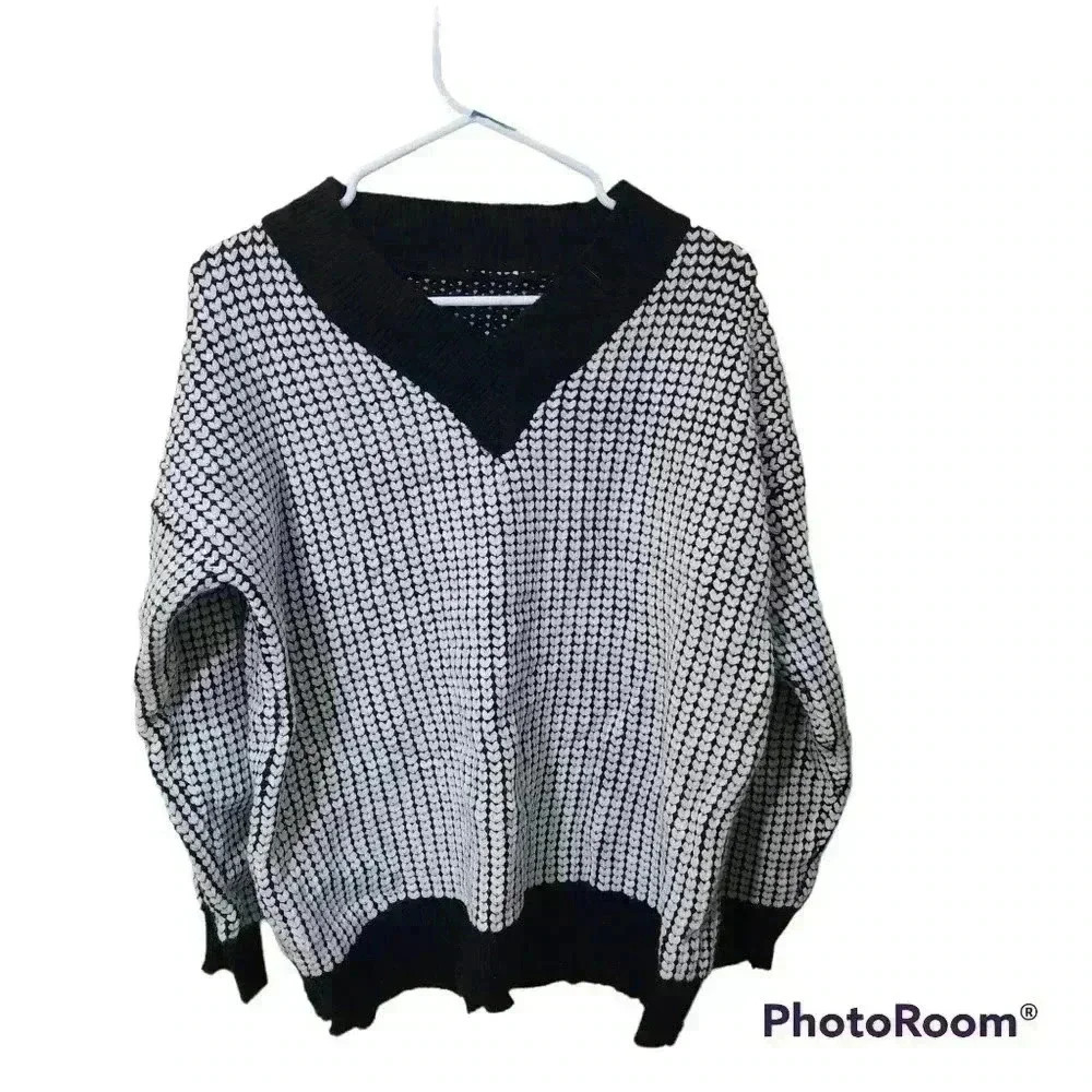 901 .Shein black and white oversized sweater one size - Picture 1 of 5